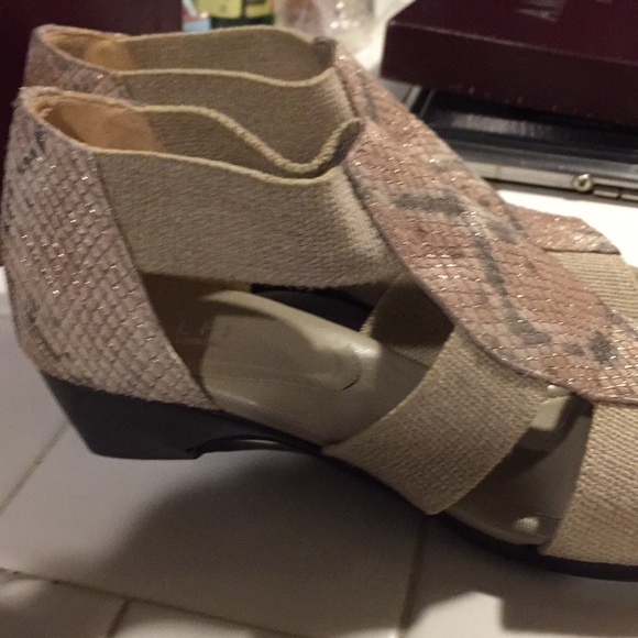 ⬇️AMALFI SANDALS⬇️ - Picture 5 of 8